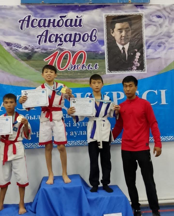 #8 ЖОББМ 7 сынып оқушысы Көшен Бақжан А.Асқаровтың 100 жыл мерей тойына орай аудандындық қазақша күрестен  іс-шара