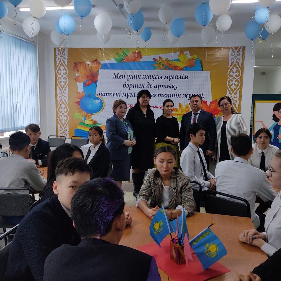 "Кәсіптік бағдар беру жұмысы-мамандық таңдаудың негізі" тақырыбындағы семинар-практикум өткізілгені туралы