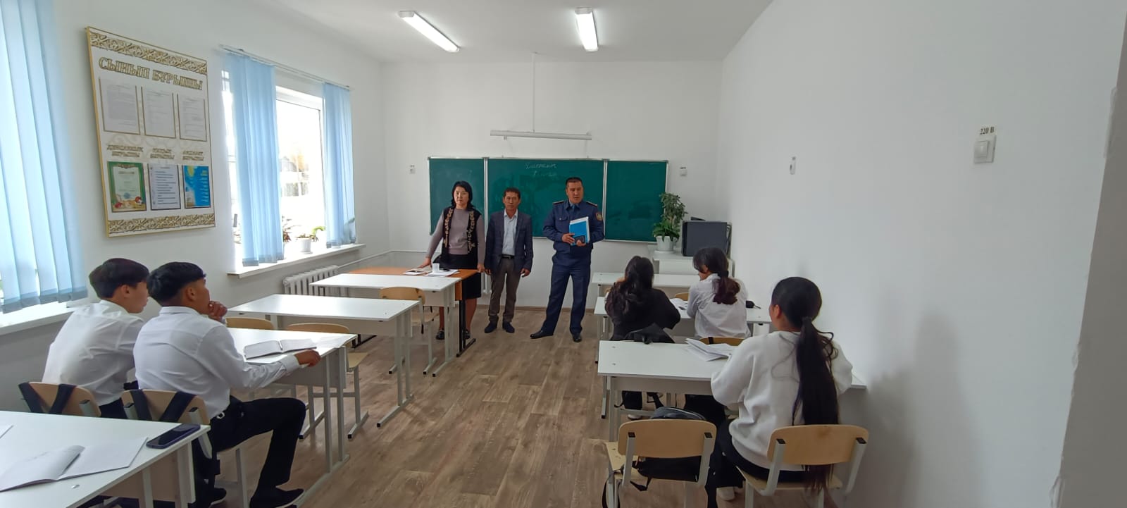 Қазақстан Республикасының білім беру саласындағы қызметті жүзеге асыратын террористік тұрғыдан осал объектілерінің терроризмге қарсы қорғалуын ұйымдастыру жөніндегі нұсқаулықты бекіту туралы